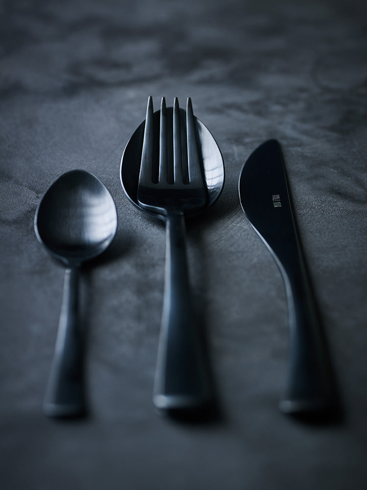 Table Noir Noir - 108 bestik - NOIR