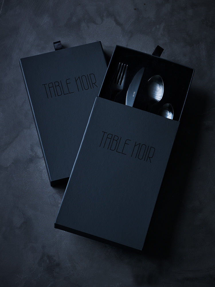 Table Noir Noir - 108 bestik - NOIR