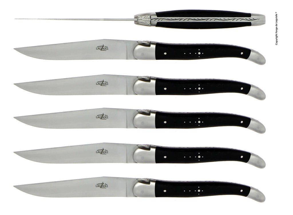 Forge De Laguiole knive med ibenholtshåndtag og satinfinish i rustfrit stål
