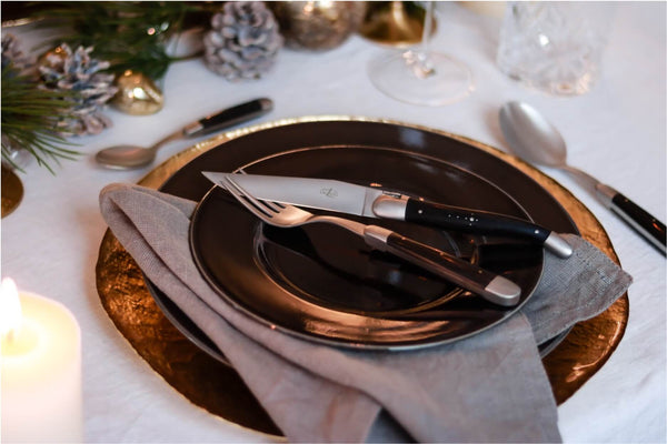 Forge De Laguiole knive med ibenholtshåndtag og satinfinish i rustfrit stål
