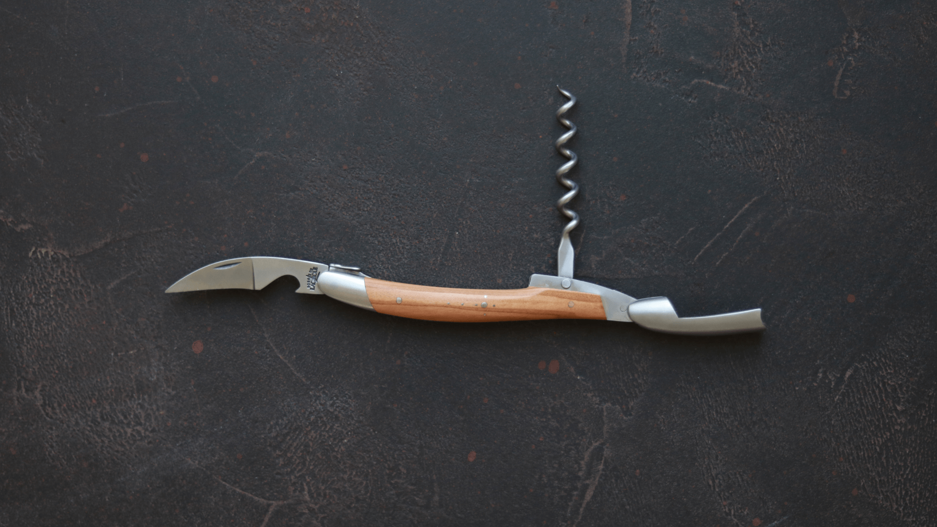 Forge De Laguiole Sommelier Proptrækker med Oliventræ og Satinfinish