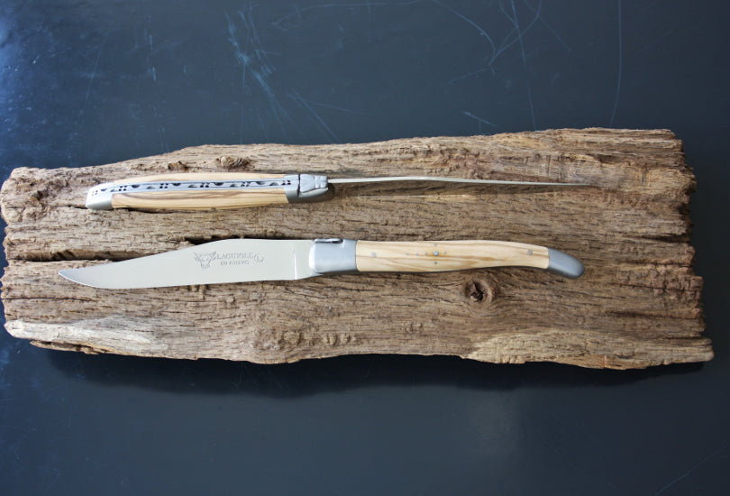 Laguiole En Aubrac Steakknive med oliventræshåndtag